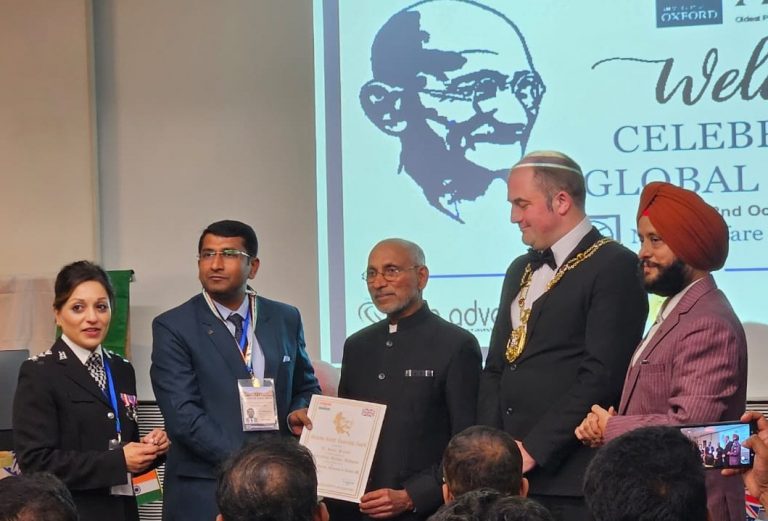 Award: बिहार के ज्वाला प्रसाद को ऑक्सफोर्ड में मिला महात्मा गांधी लीडरशिप अवार्ड