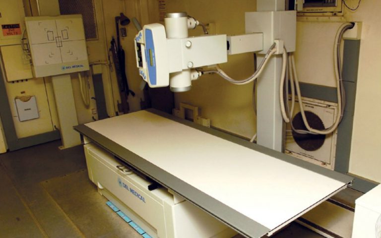 कैमूर पीएचसी में दो माह से एक्स-रे मशीन बंद, मरीज परेशान