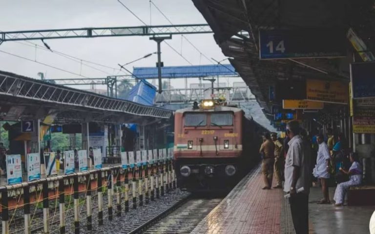 त्योहारों की शुरूआत होते ही रेलवे ने दिया गिफ्ट, कल से पाटलिपुत्र और छपरा के बीच चलेगी स्पेशल ट्रेन  