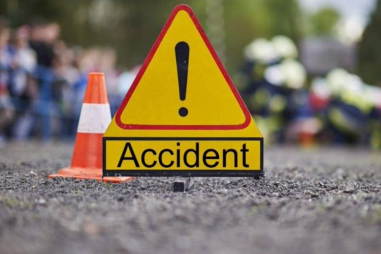 Bihar News: लखीसराय में दूध वाहन की टक्कर से छठ व्रती की मौत, गंगा स्नान के लिए जा रही थी महिला