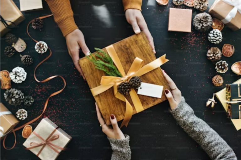 Diwali Gift Ideas: दिवाली पर दोस्तों के लिए बेहतरीन गिफ्ट आइडियाज