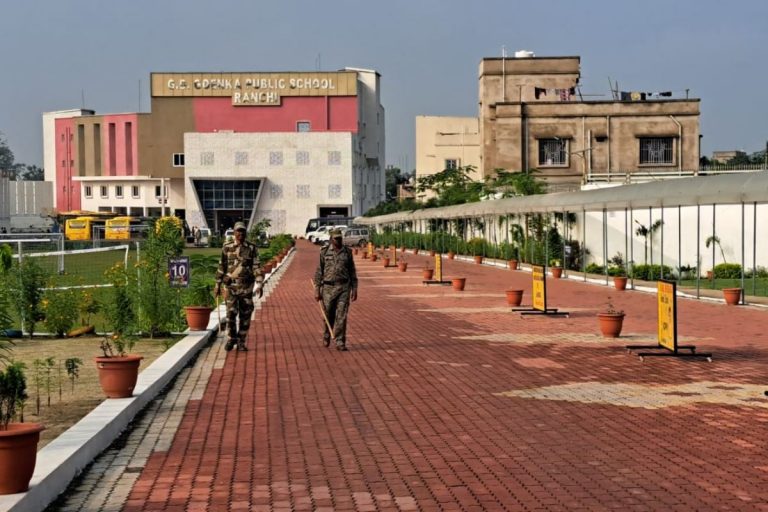 झारखंड चुनाव को प्रभावित करने के लिए छिपाकर रखी गयी थी नोटों की गड्डियां, छापेमारी में निकले 1.14 करोड़