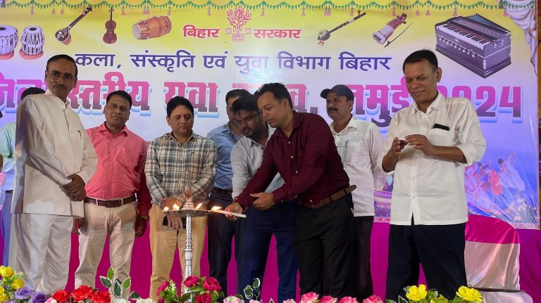 लोकगीत में लक्ष्मी, गजल में आदित्य ने मारी बाजी