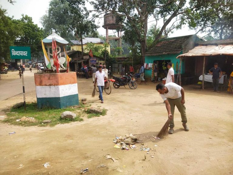 थाना प्रभारी ने चलाया सफाई अभियान