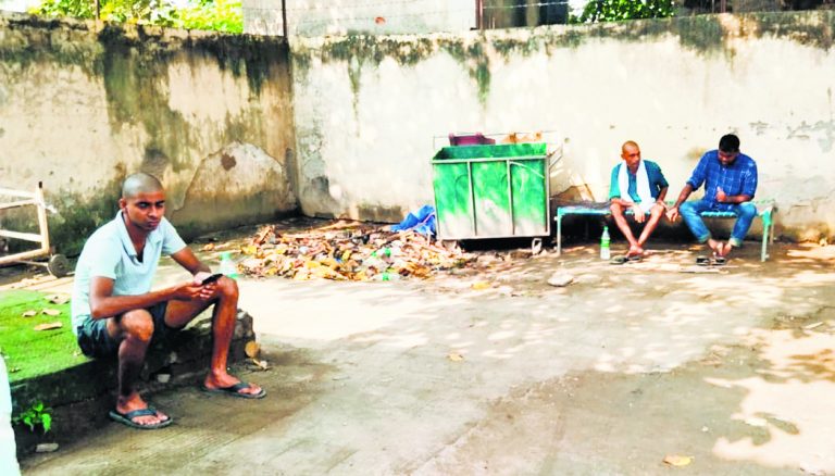 hajipur news. दोस्त को घर पहुंचाने जा रहे बाइक सवार युवक की वाहन की टक्कर से गयी जान