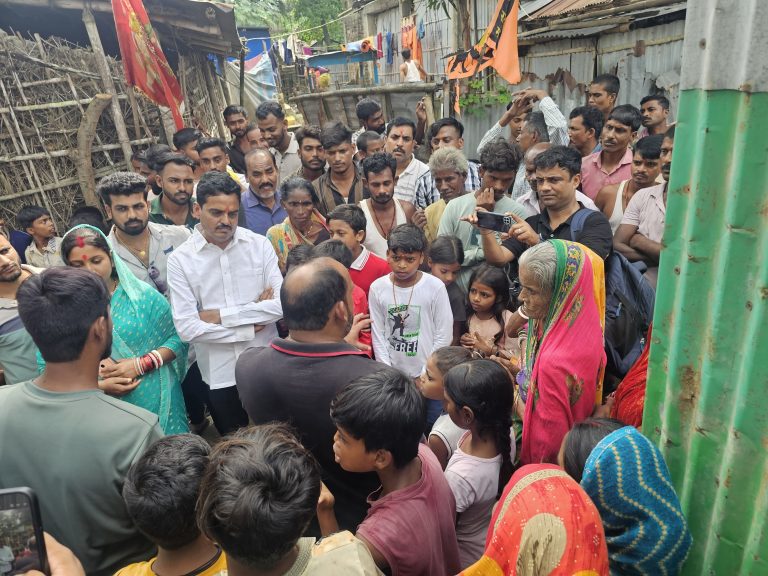 वार्ड-31 में खराब पड़े लाइटों की दो दिनों में होगी मरम्मति : महापौर