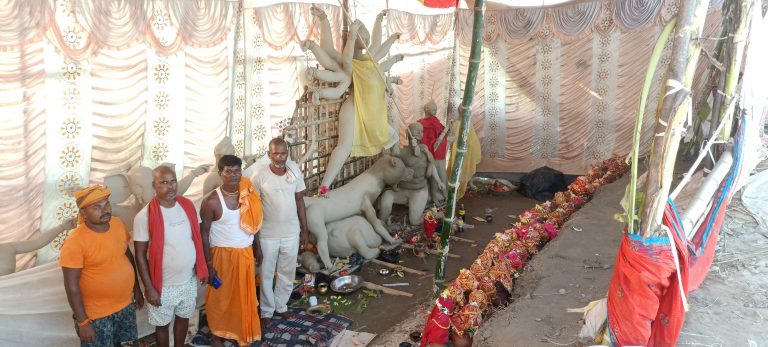 Darbhanga news: पेट की भूख पर भारी पड़ी शक्ति की अधिष्ठात्री देवी की आस्था