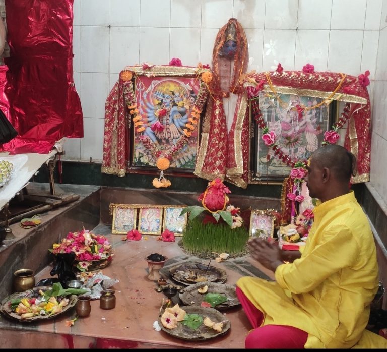 भवानीपुर मुख्य बाजार में वर्ष 1880 से सज रहा मां का दरबार