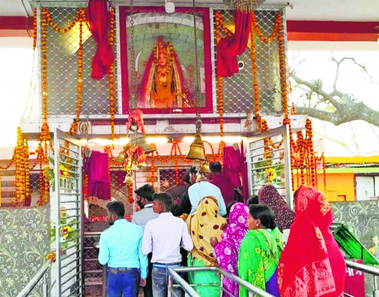 Chhapra News : गढ़देवी व शिल्हौड़ी मंदिर श्रद्धालुओं को करता है आकर्षित