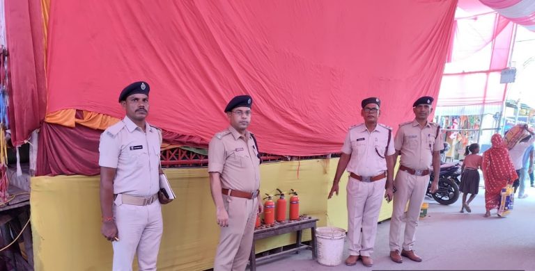 Samastipur News: पूजा-पंडालों में अग्निसुरक्षा को लेकर दी गई जानकारी
