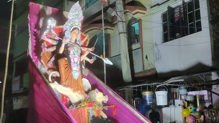 जय दुर्गे के उद्घोष से गूंजता रहा इलाका