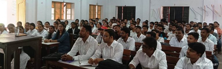 ज्ञान प्राप्त करने के लिए अनुशासित होना जरूरी : डॉ राजेश कुमार मिश्रा
