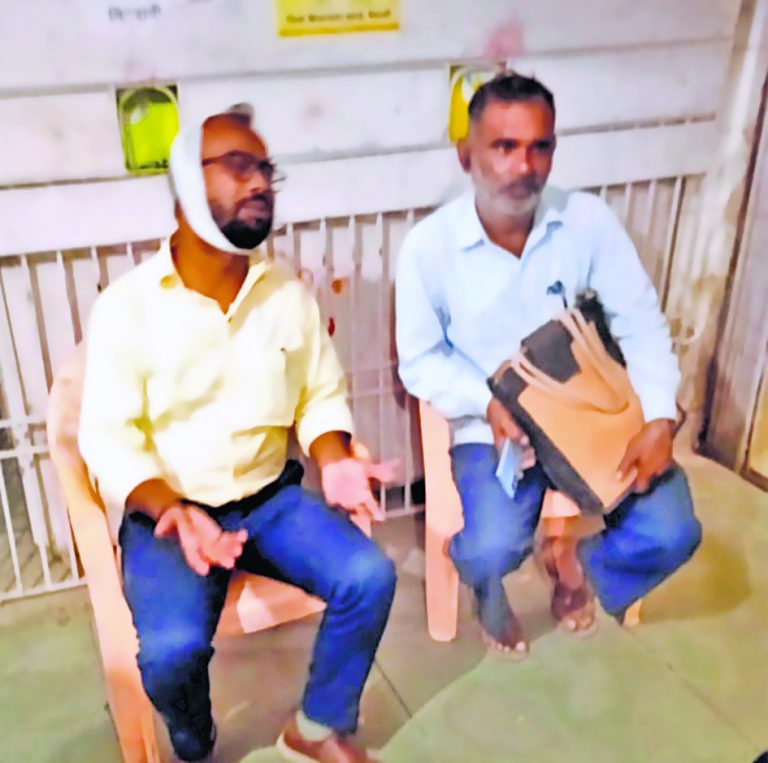 hajipur news . छात्रा के साथ गाली-गलौज का विरोध करने पर दो शिक्षकों के साथ मारपीट