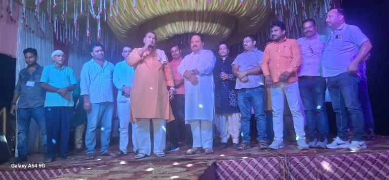 लक्ष्मी मंदिर डाढ़ा पीपर में भक्ति जागरण का सांसद, विधायक ने किया शुभारंभ