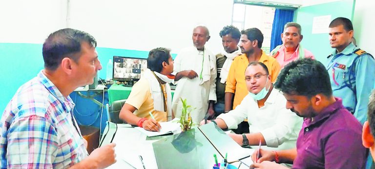 Chhapra News : मशरक व पानापुर में अबतक 14 मरे, 30 से अधिक बीमार