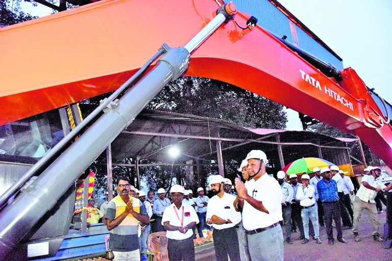 Rourkela News: आरएसपी में चेन माउंटेड एक्सकेवेटर का उद्घाटन, रॉ-मटेरियल हैंडलिंग होगी सुगम