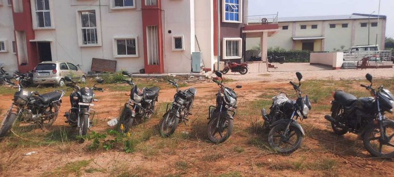 अवैध कोयला लोड सात बाइकें जब्त