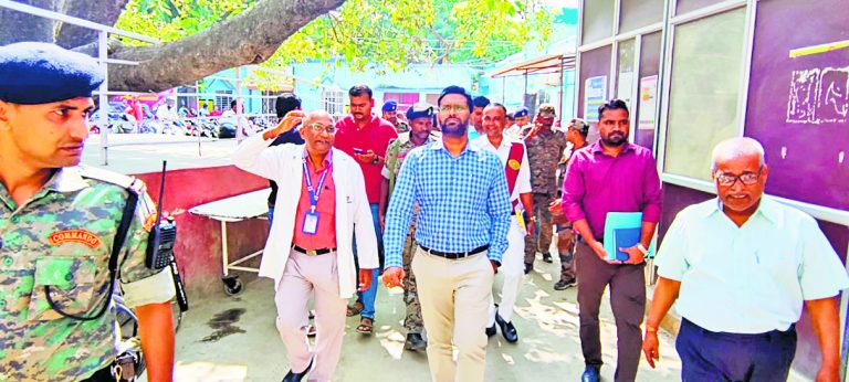 Gopalganj News : सदर अस्पताल में डॉक्टर व नर्स ड्रेस कोड का करें पालन, आइकार्ड लगाकर करें मरीजों का इलाज