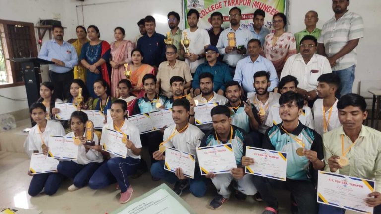 इंटर-कॉलेज शतरंज टूर्नामेंट  के  पुरुष वर्ग में डीजे कॉलेज बना विजेता