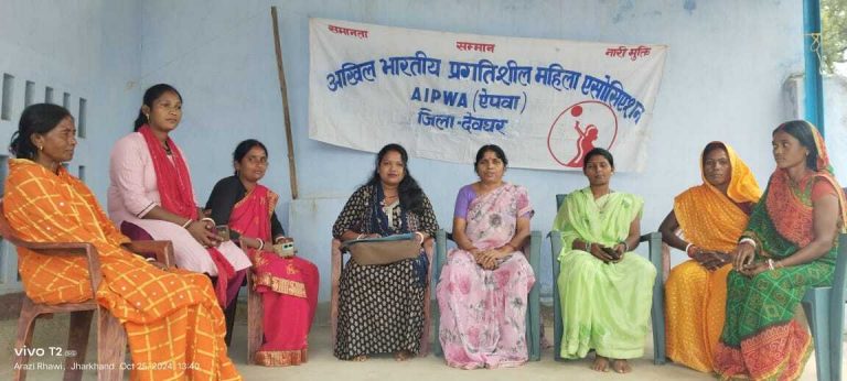 छात्रा से छेड़खानी के आरोपों की जांच कर कार्रवाई की मांग