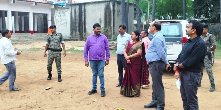 Auranvagad News : जिप अध्यक्ष व डीडीसी ने आइबी का किया निरीक्षण
