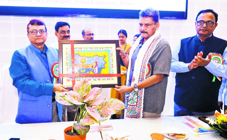जलवायु परिवर्तन से कृषि के साथ आर्थिक स्थिति भी प्रभावित होती है, लोगों को जागरूक होने की जरूरत: शिक्षा मंत्री