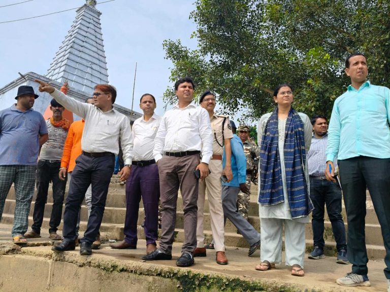 बरमसिया पुल के नीचे करें बैरिकेडिंग- एसडीओ