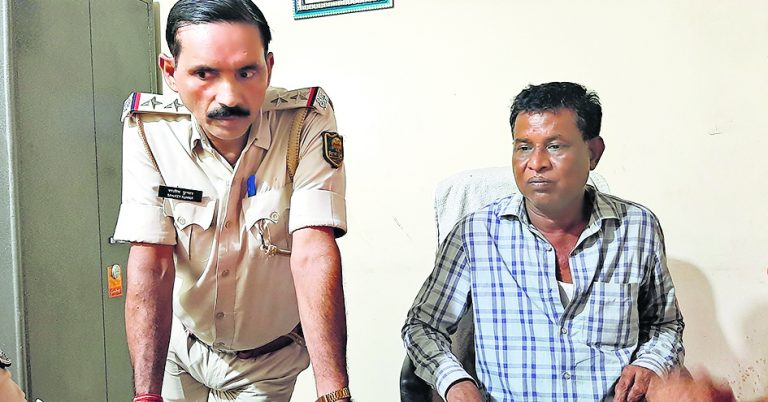 hajipur news. अपहृत राजस्व कर्मचारी को पुलिस ने यूपी से किया बरामद