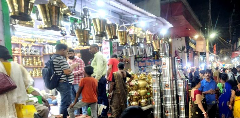 धनतेरस पर कारोबार 100 करोड़ के पार