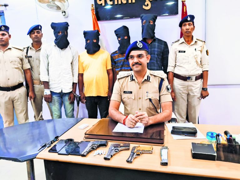 hajipur news. धनतेरस के पर लूट की साजिश रच रहे चार बदमाश गिरफ्तार