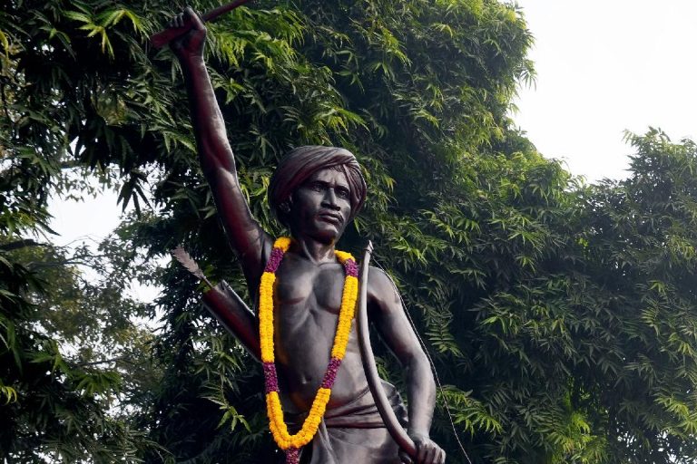 Birsa Munda Jayanti: दिल्ली के सराय काले खां चौक को अब बिरसा मुंडा चौक के नाम से जाना जाएगा