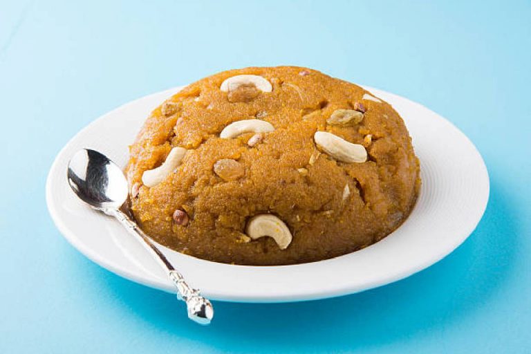 Karah Prasad Recipe: गुरु नानक जयंती पर बनाएं गुरुद्वारे जैसा टेस्टी कड़ा प्रसाद, देखें रेसिपी