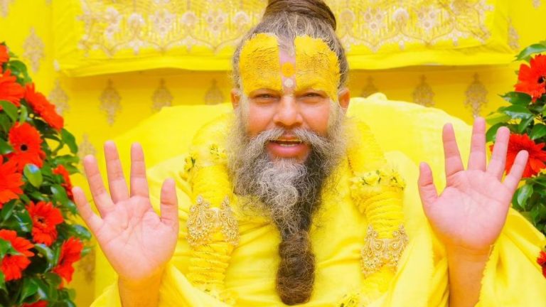 Premanand Ji Maharaj Quotes : “जो हर परिस्थिति में खुश रहता है, वही असली संतुष्ट है”- कहते है प्रेमानंद जी महाराज