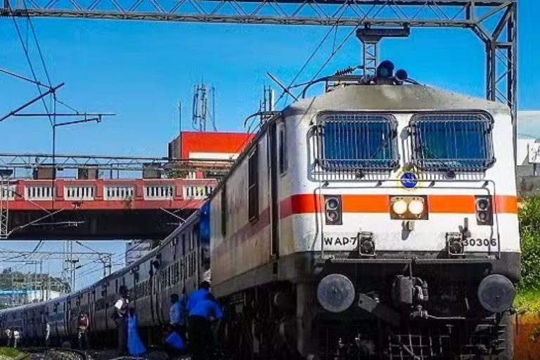 Railway Internship 2025 : साउथ ईस्ट सेंट्रल रेलवे दे रहा 523 पदों पर इंटर्नशिप करने का मौका