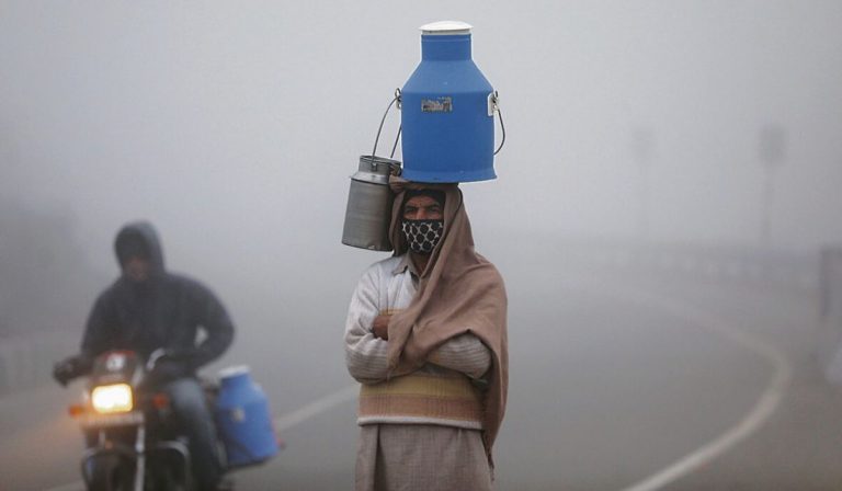 Bihar Weather: घने कोहरे के बीच बरसेंगे बादल, बिहार के इन 14 जिलों में IMD का अलर्ट