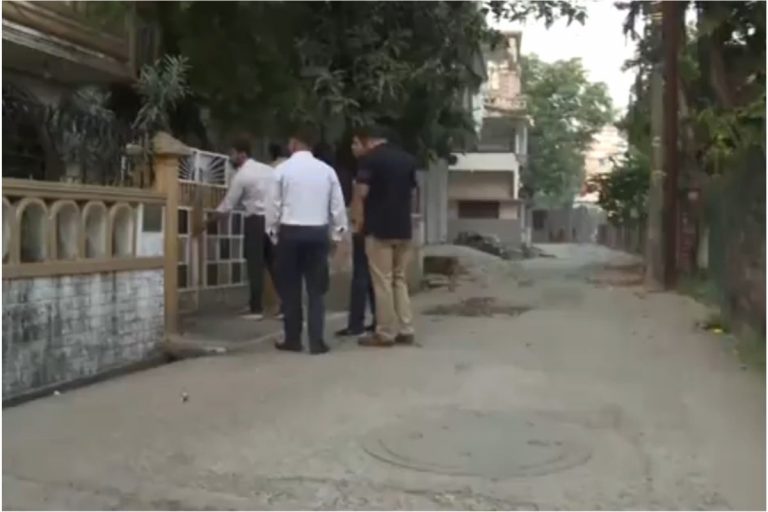 Ed Raid : ईडी का अभियान, अवैध हथियार व फर्जी दस्तावेज जब्त