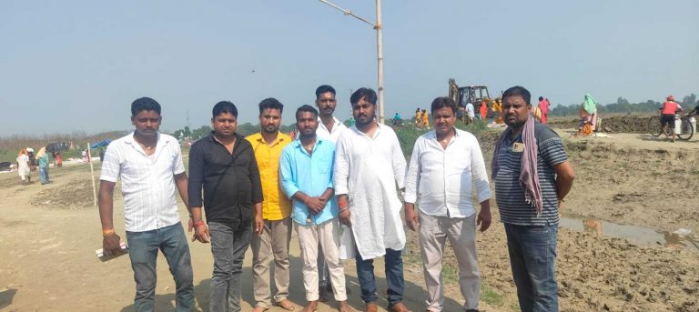 आस्था के महापर्व छठ को लेकर मुख्य पार्षद प्रतिनिधि ने लिया घाट का जायजा