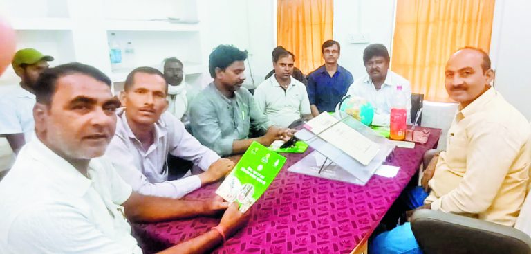 Siwan News : अभियान चलाकर 15 तक बनेगा निर्माण श्रमिकों का कार्ड