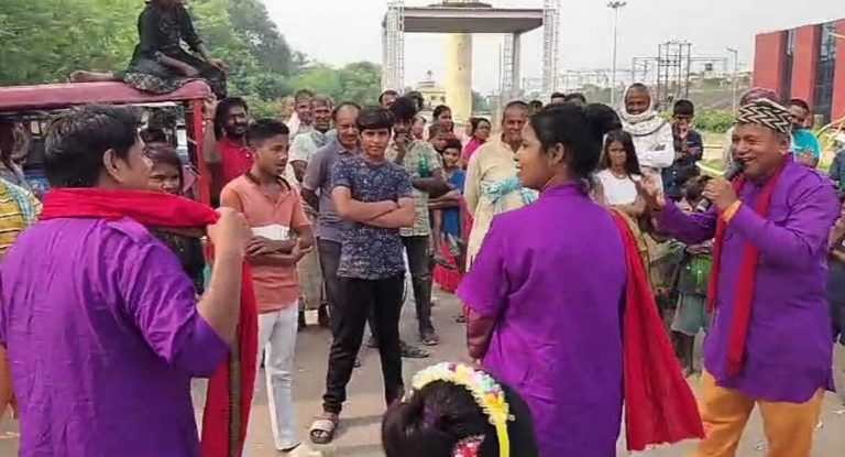 श्रीमद्भागवत कथा को लेकर निकाली कलश शोभा यात्रा