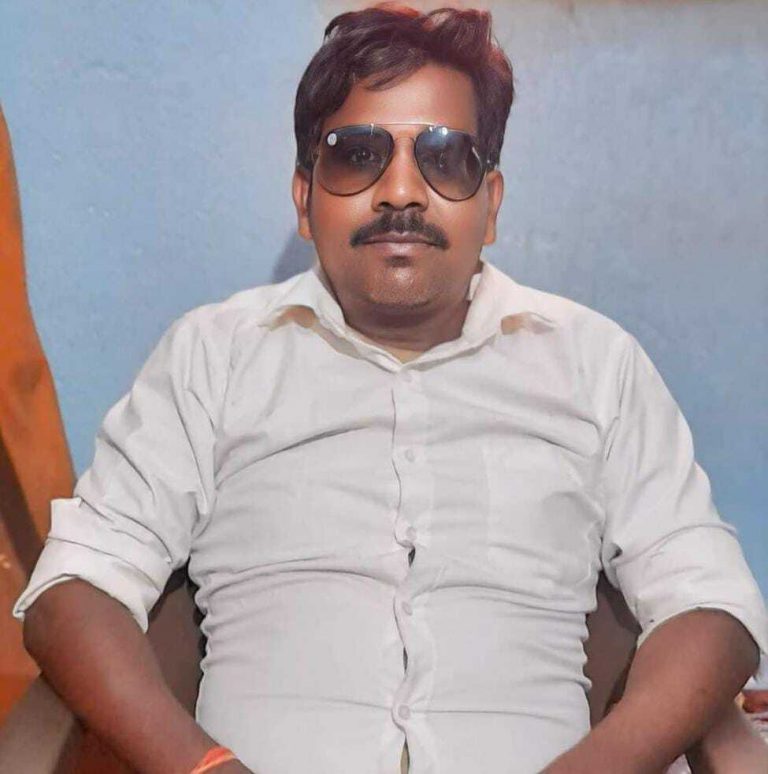 करंट लगने से फास्ट फूड विक्रेता की मौत, ग्रामीणों ने किया सड़क जाम