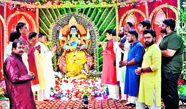 ranchi news : भगवान चित्रगुप्त की आराधना, चित्रांश समाज ने की कलम-दवात की पूजा
