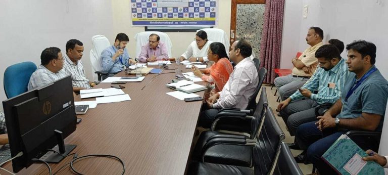 मतदानकर्मियों का किया गया द्वितीय रेंडमाइजेशन