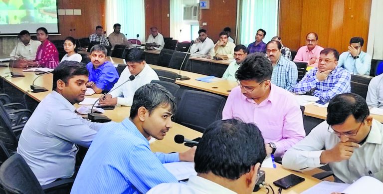 Gopalganj News  : खेलो इंडिया के तहत मिंज स्टेडियम को मॉडल बनाने के लिए आर्किटेक्ट से प्रस्ताव तैयार कराएं : डीएम