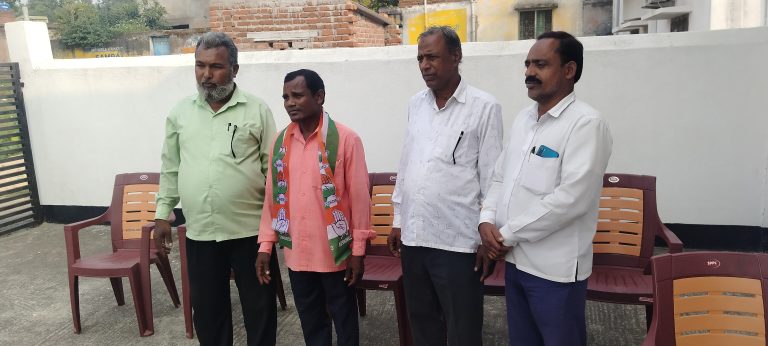 केश्वर सोरेन भाजपा छोड़  फिर कांग्रेस में हुए शामिल