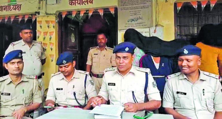 Gopalganj News  : गोपालगंज, सीवान और छपरा से वाहनों की चोरी कर मोतिहारी में बेचनेवाले गिरोह का खुलासा, पांच धराये