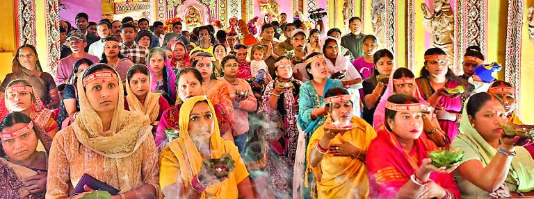 ranchi news : न्यू काली पूजा समिति की महाआरती में उमड़ी श्रद्धा, भक्तों ने मांगी समृद्धि