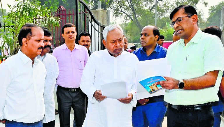 अबुल कलाम की जयंती के पहले पार्क का निर्माण करें पूरा: सीएम