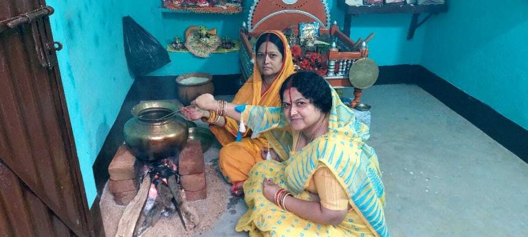 अस्ताचलगामी भगवान सूर्य को अर्घ आज