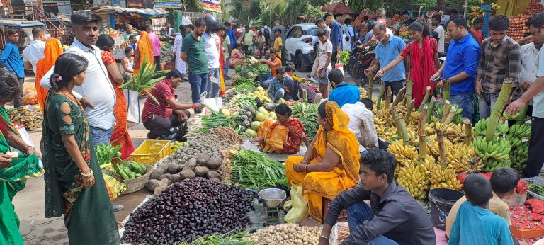 अस्ताचलगामी सूर्य को अर्ध्य आज