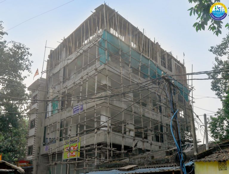 Rourkela news: आरएमसी ने पानपोष में निर्माणाधीन बिल्डिंग को बताया अवैध, निवेशकों को सावधान किया